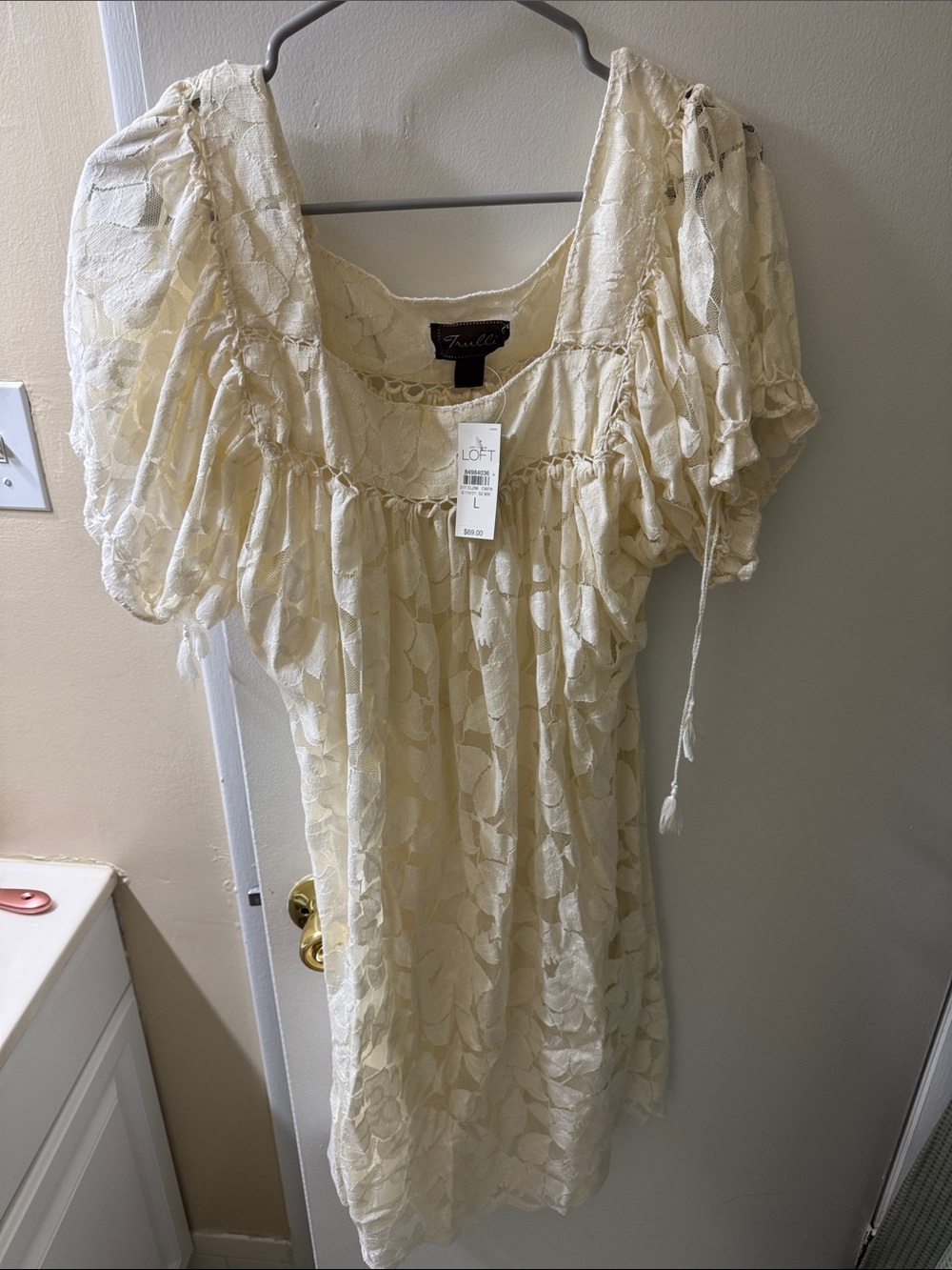 Cream Lace Puff-Sleeve Dress